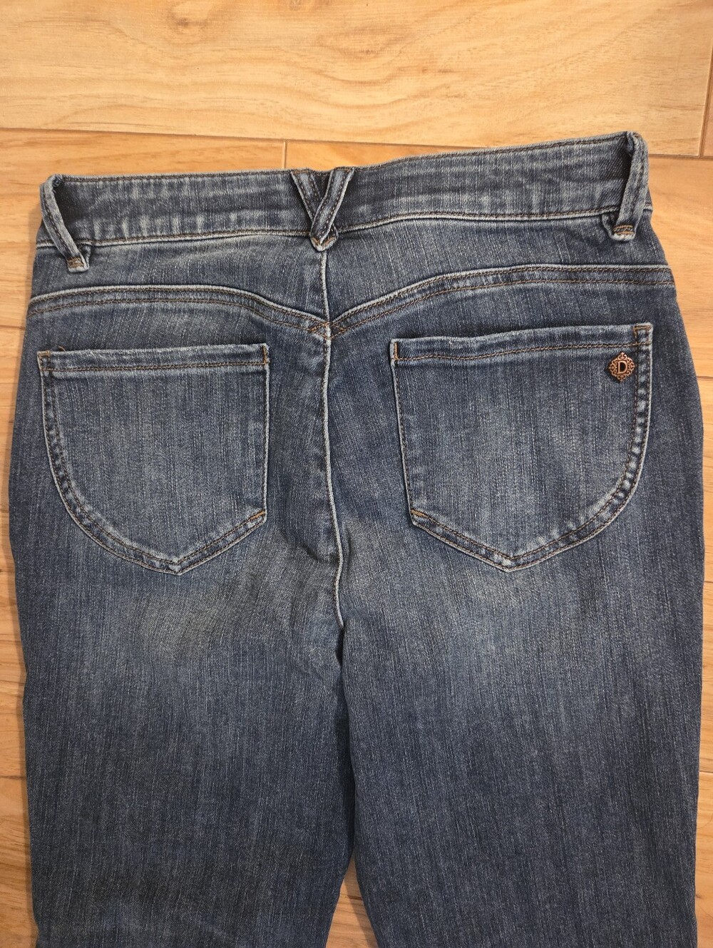Democracy Ab Technology Womens Size‎ 6 Med Wash Bootcut Raw Hem Jeans - Picture 5 of 6